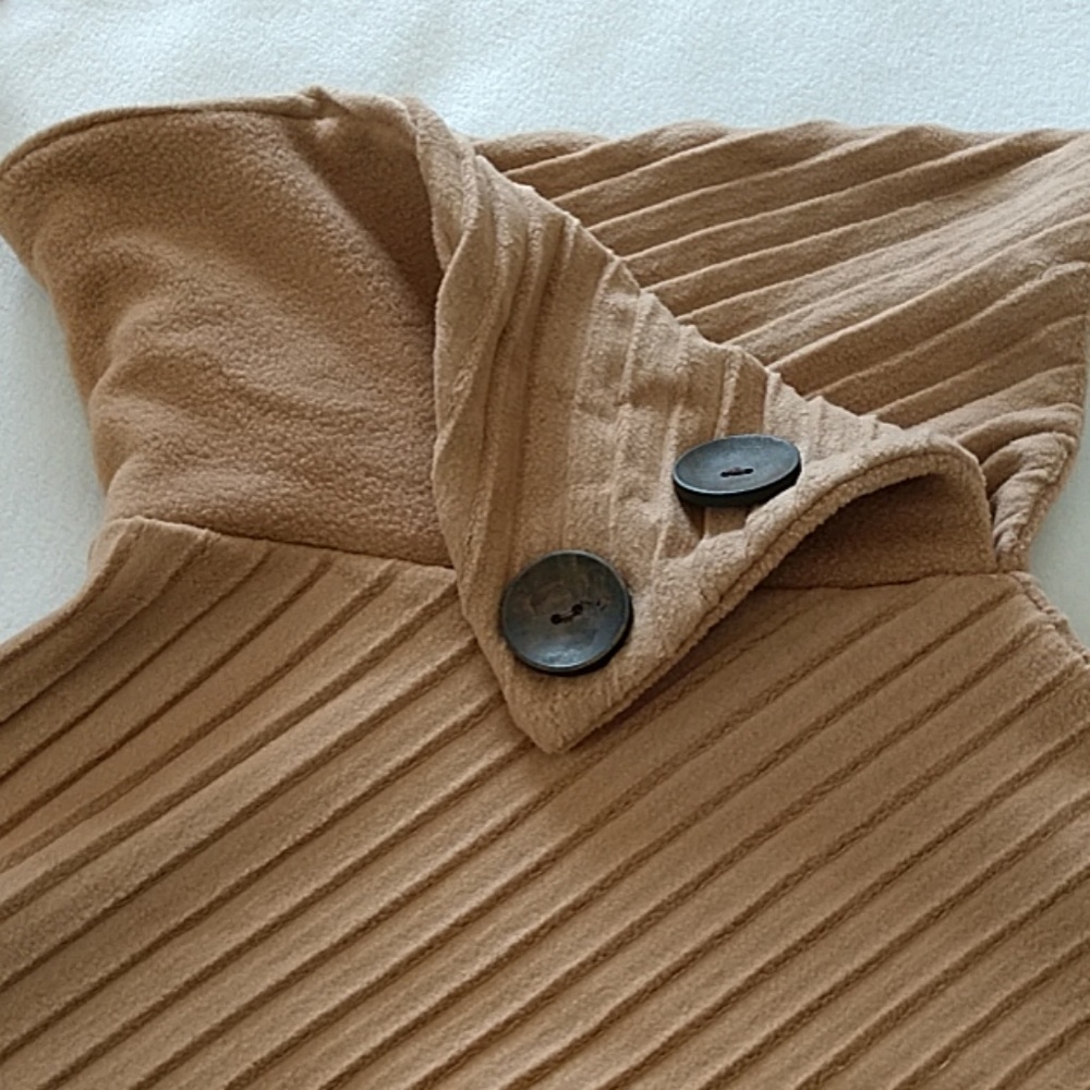 NEW Cape Drape Fleece Poncho Collar Buttons Pleated Tan Elegant Le Moda One Size - Picture 5 of 9